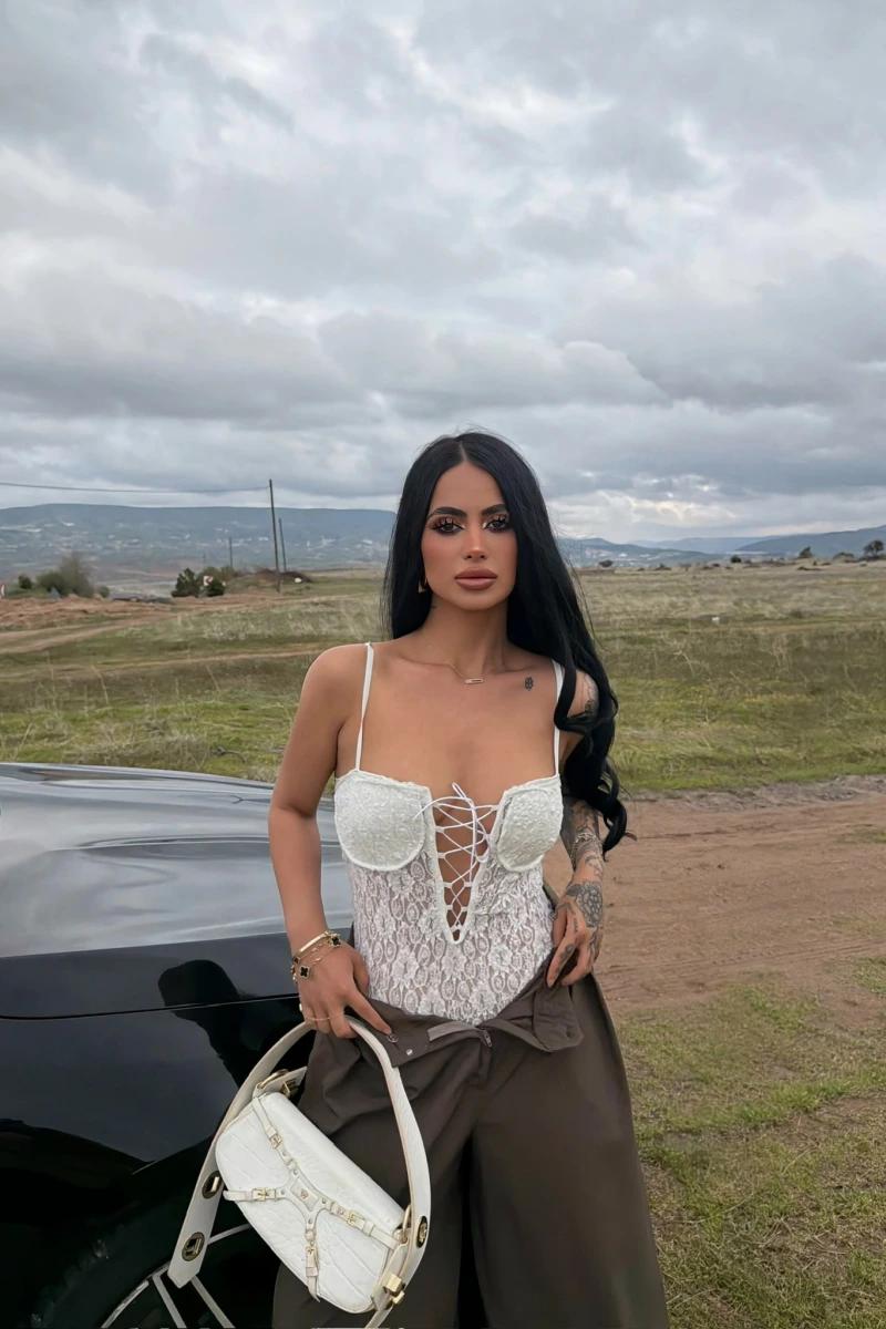 Beyaz Kuşgözü Dantelli Bodysuit