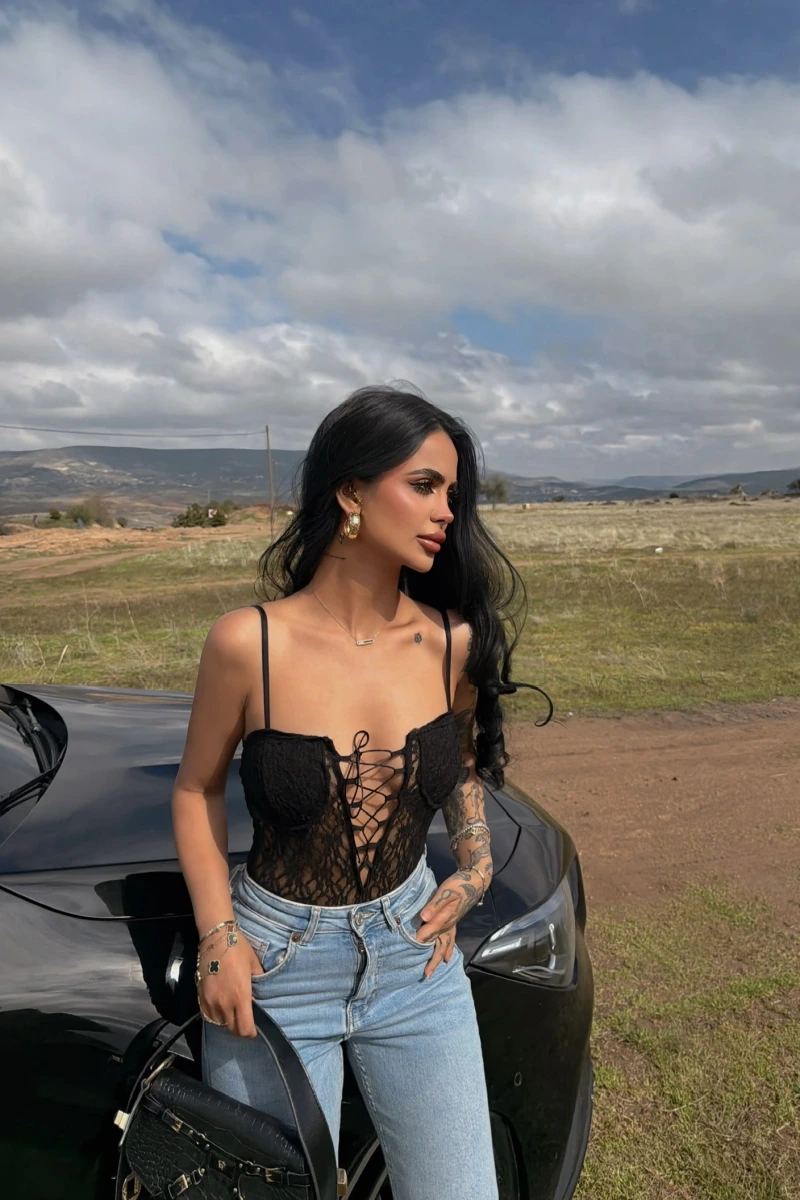 Siyah Kuşgözü Dantelli Bodysuit