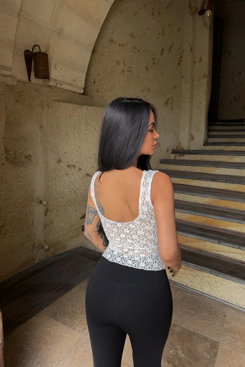 Beyaz Bella Güpürlü Bluz