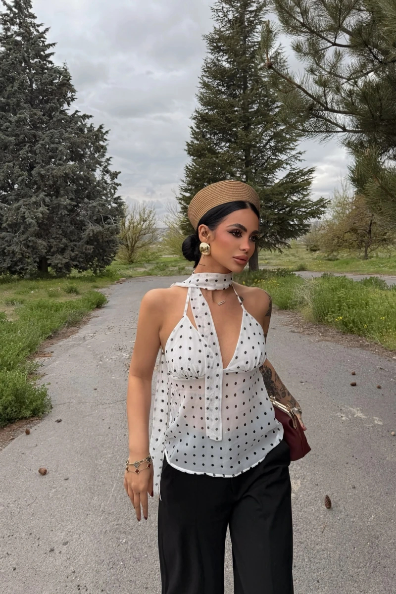 Beyaz Boyun Fularlı Tül Bluz