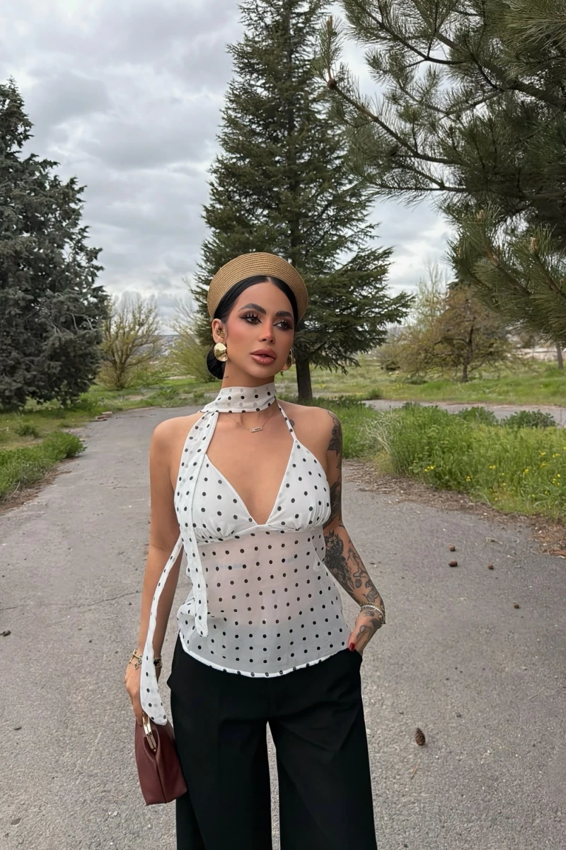 Beyaz Boyun Fularlı Tül Bluz