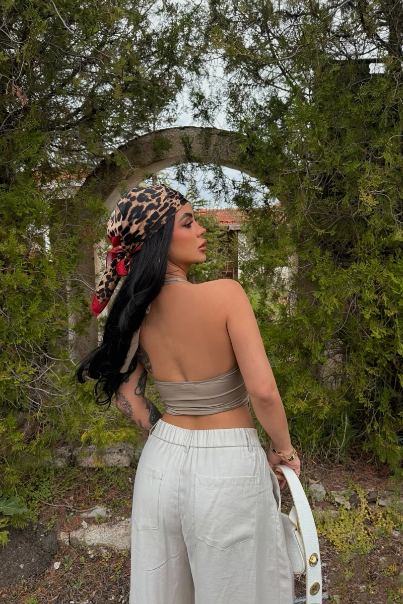Haki Aksesuarlı Polyamid Crop