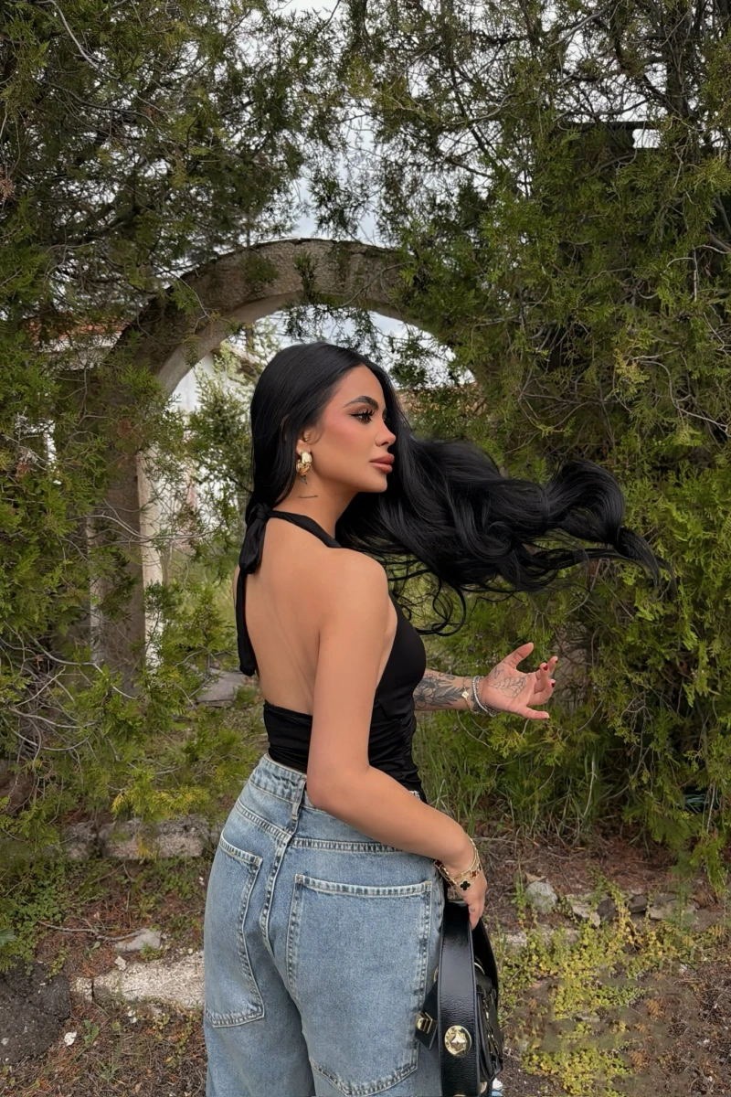 Siyah Aksesuarlı Polyamid Crop