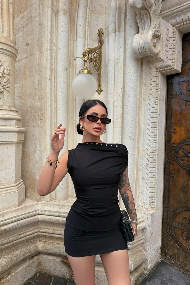 Siyah Kayık Yaka Droplu Elbise