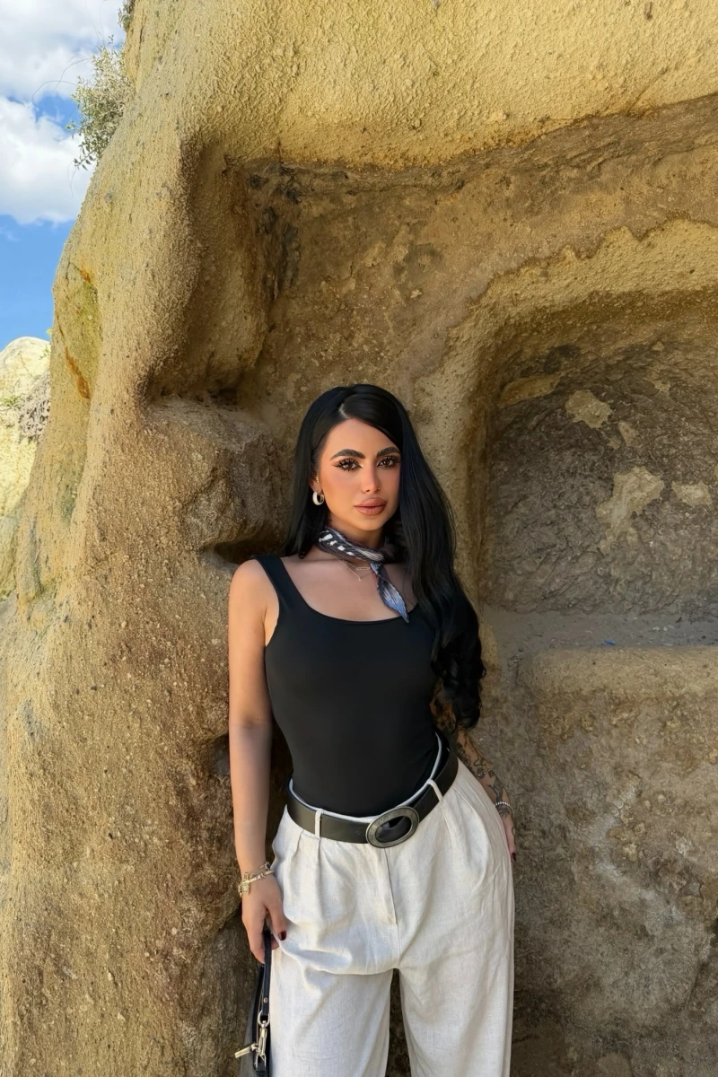 Siyah Sırt Dekolte Bodysuit