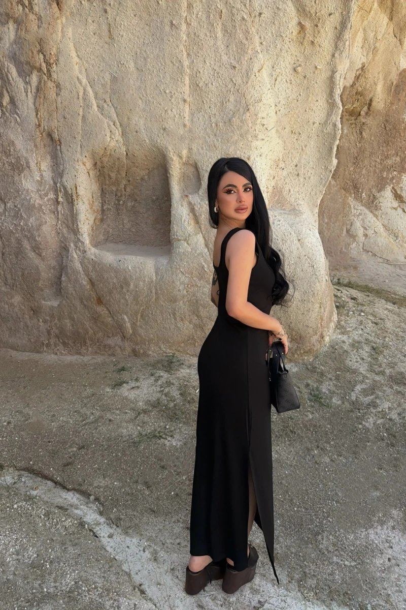 Siyah Çift Yırtmaçlı Modal Elbise