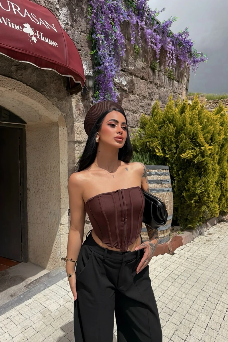 Kahve Sırt Dekolte Balenli Korse