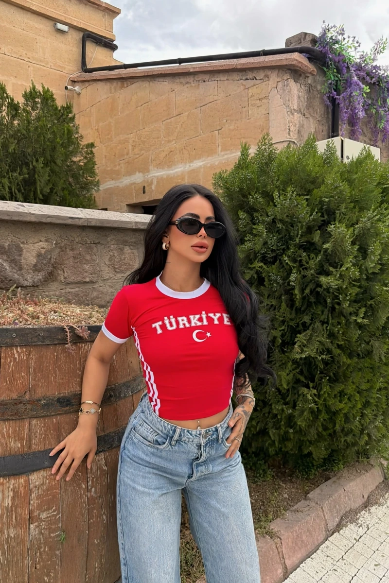 Kırmızı Türkiye Biyeli Crop