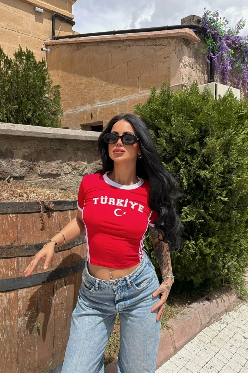 Kırmızı Türkiye Biyeli Crop