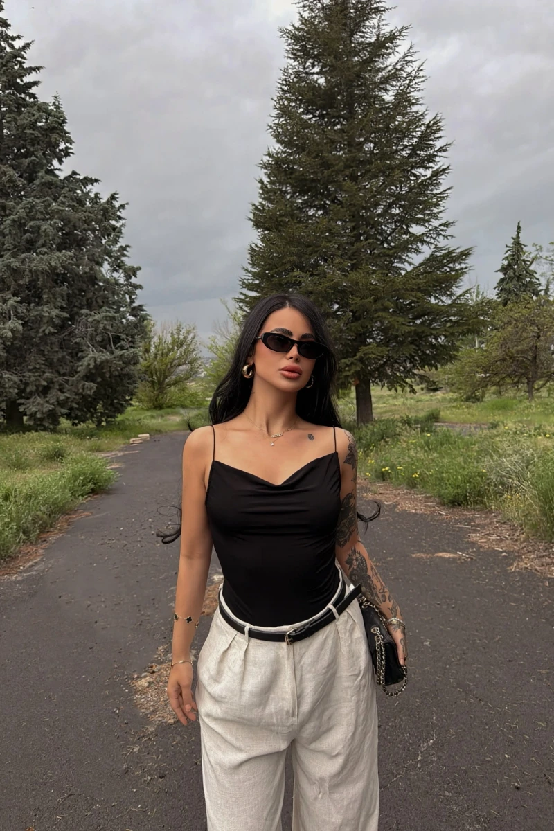 Siyah İp Askılı Degaje Bodysuit