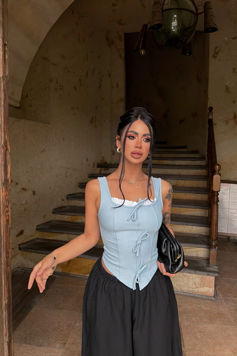 Mavi Göğüs Bağcıklı Biyeli Crop