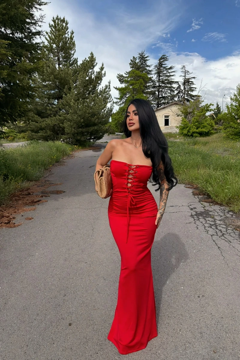 Kırmızı Göğüs Bağlamalı Maxi Elbise