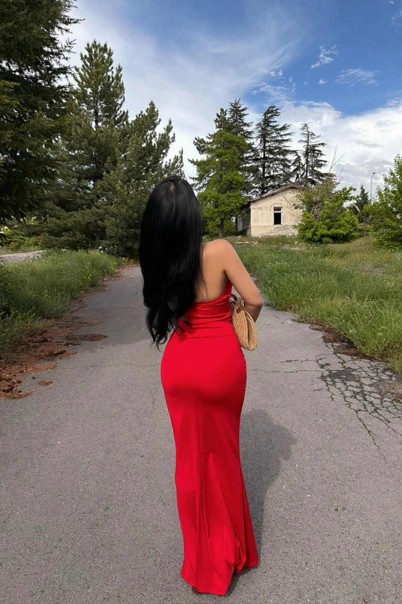 Kırmızı Göğüs Bağlamalı Maxi Elbise
