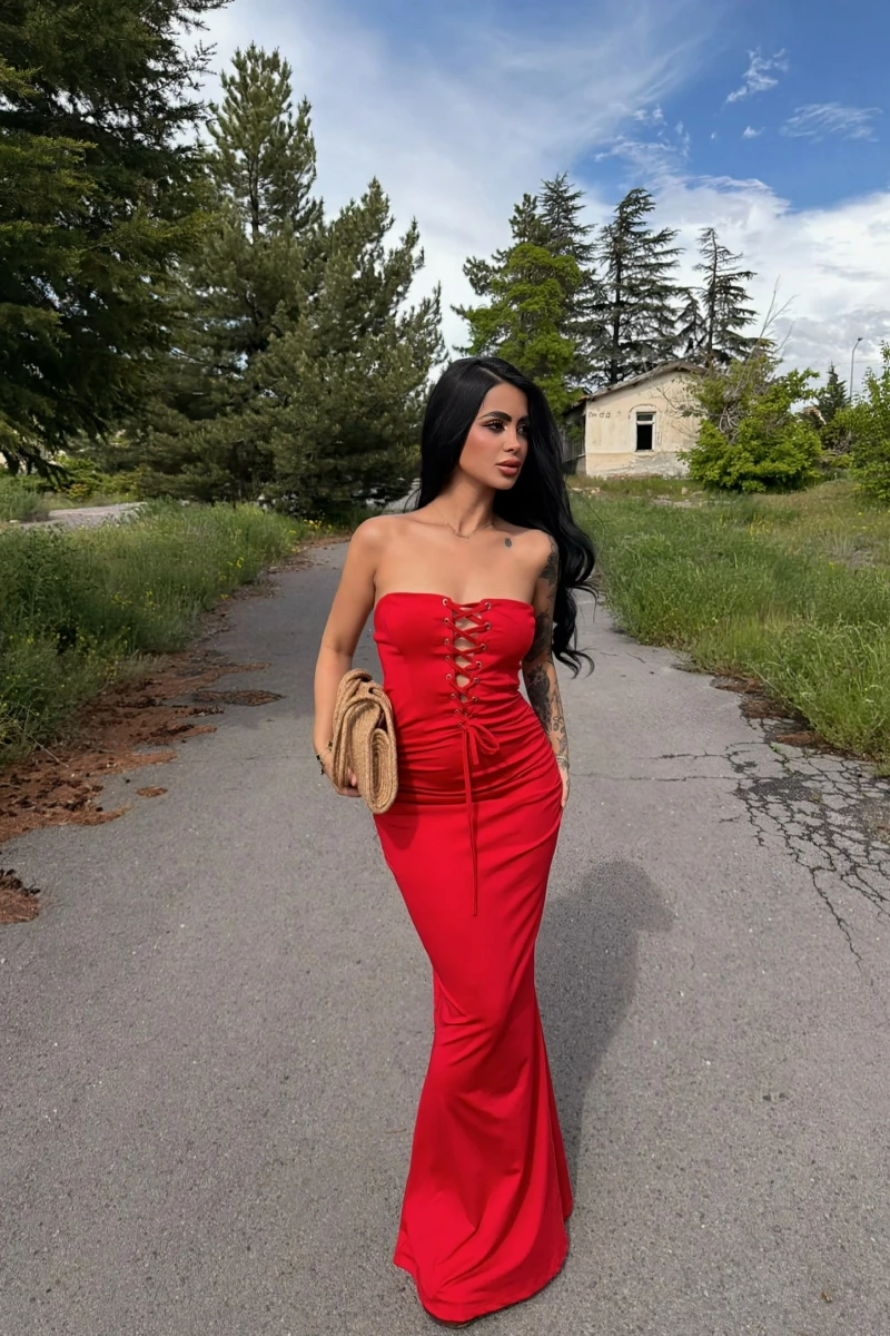 Kırmızı Göğüs Bağlamalı Maxi Elbise