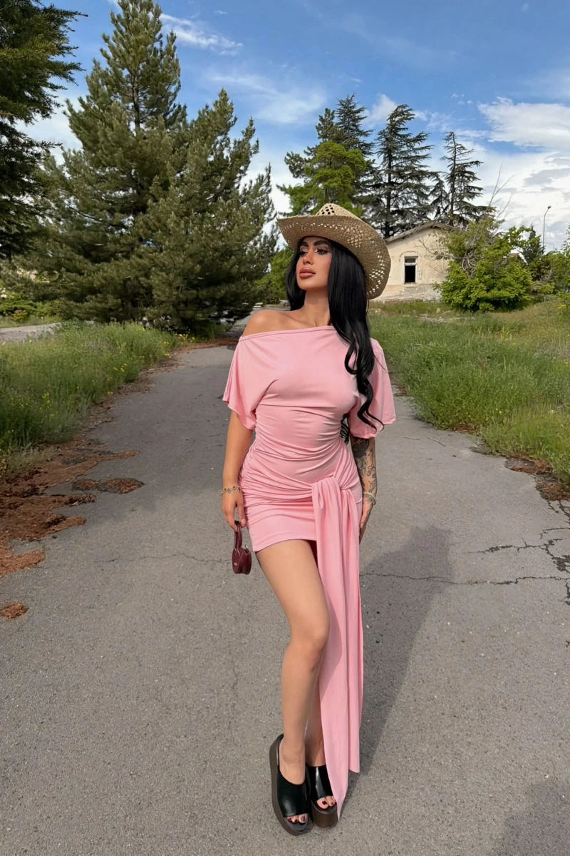 Pembe Fame Kuşaklı Elbise