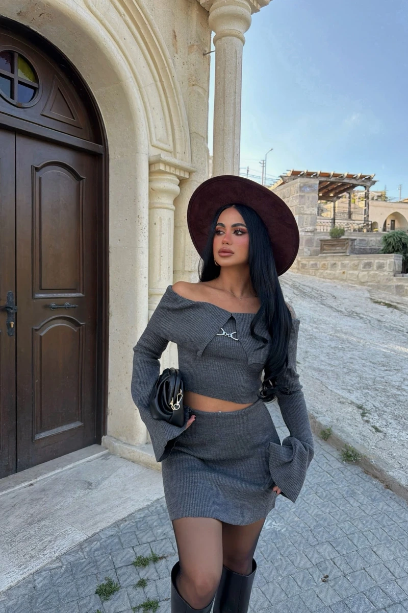 Aksesuarlı Triko İkili Takım