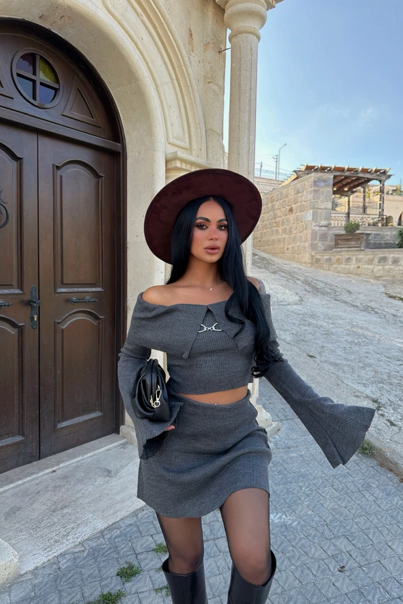Aksesuarlı Triko İkili Takım
