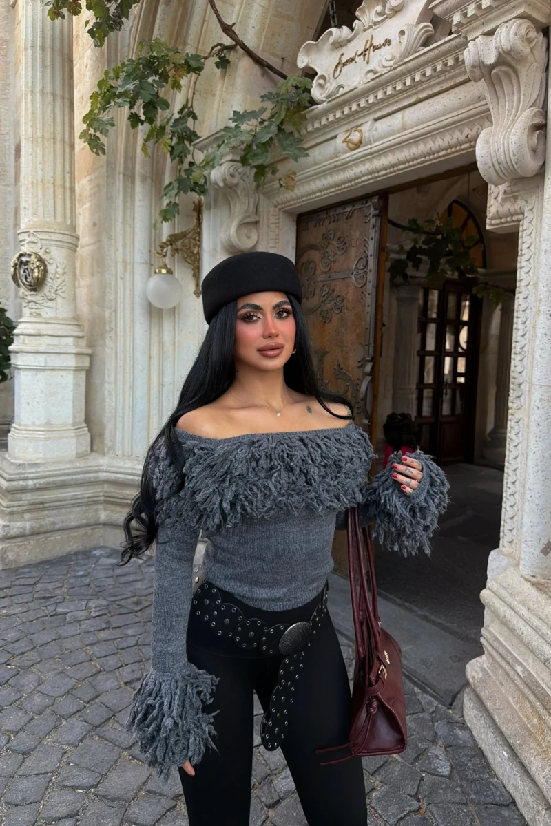 Antrasit Püsküllü Crop Kazak