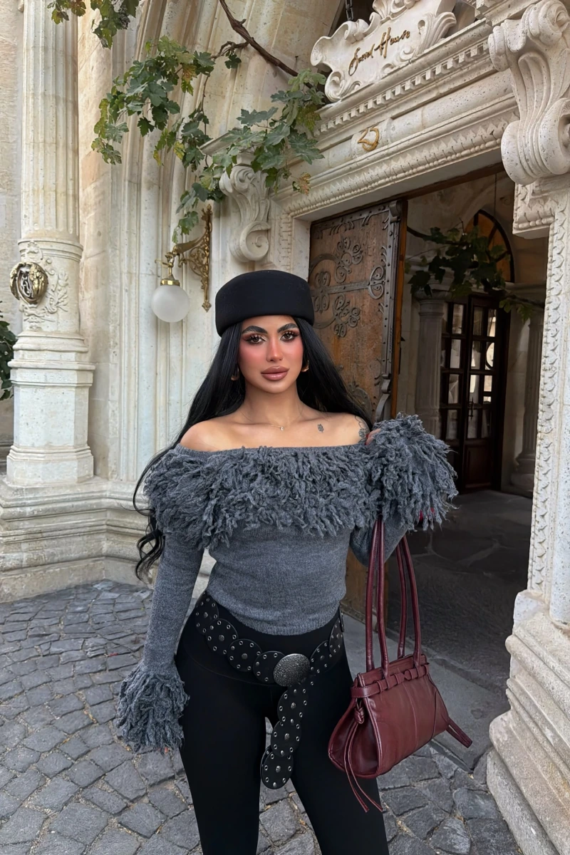 Antrasit Püsküllü Crop Kazak