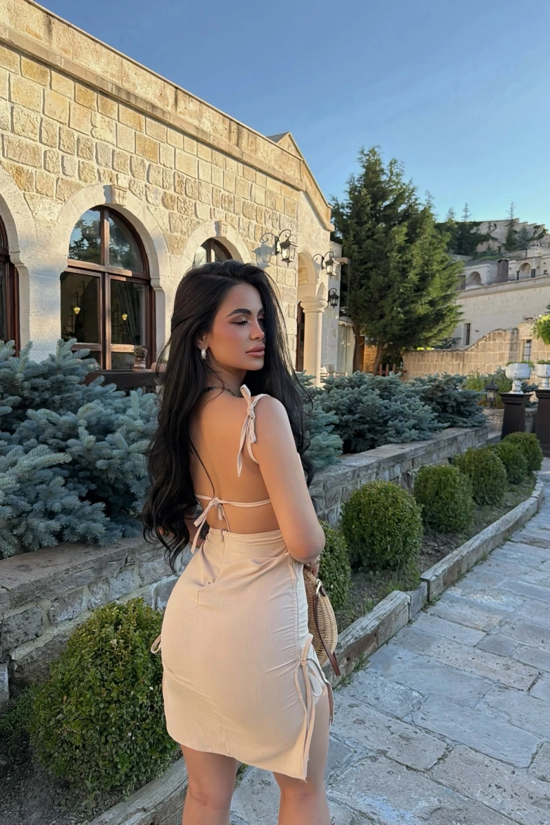 Bej Büzgü Detaylı Marina Elbise