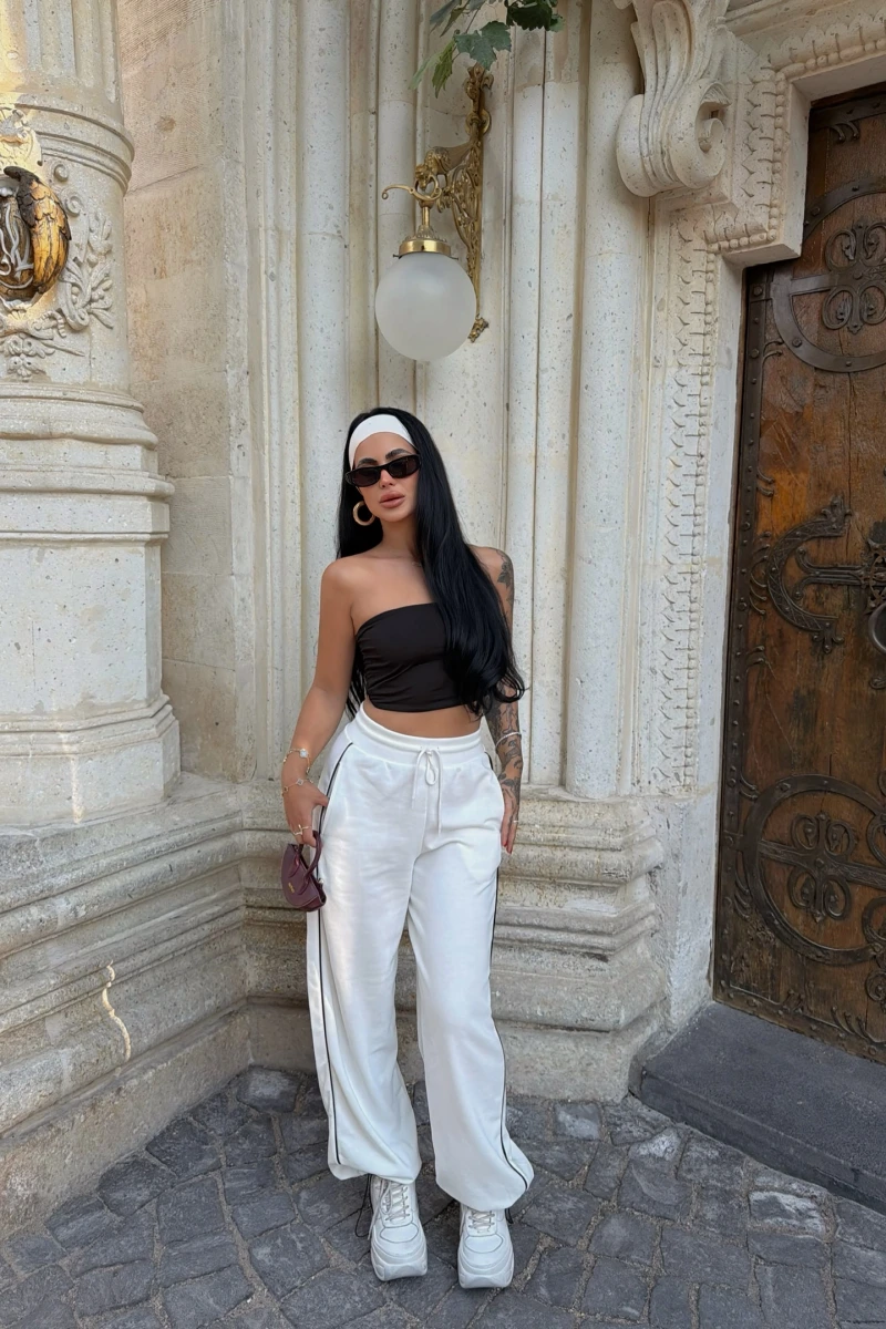 Beyaz Ara Biyeli Paça Lastik Eşofman