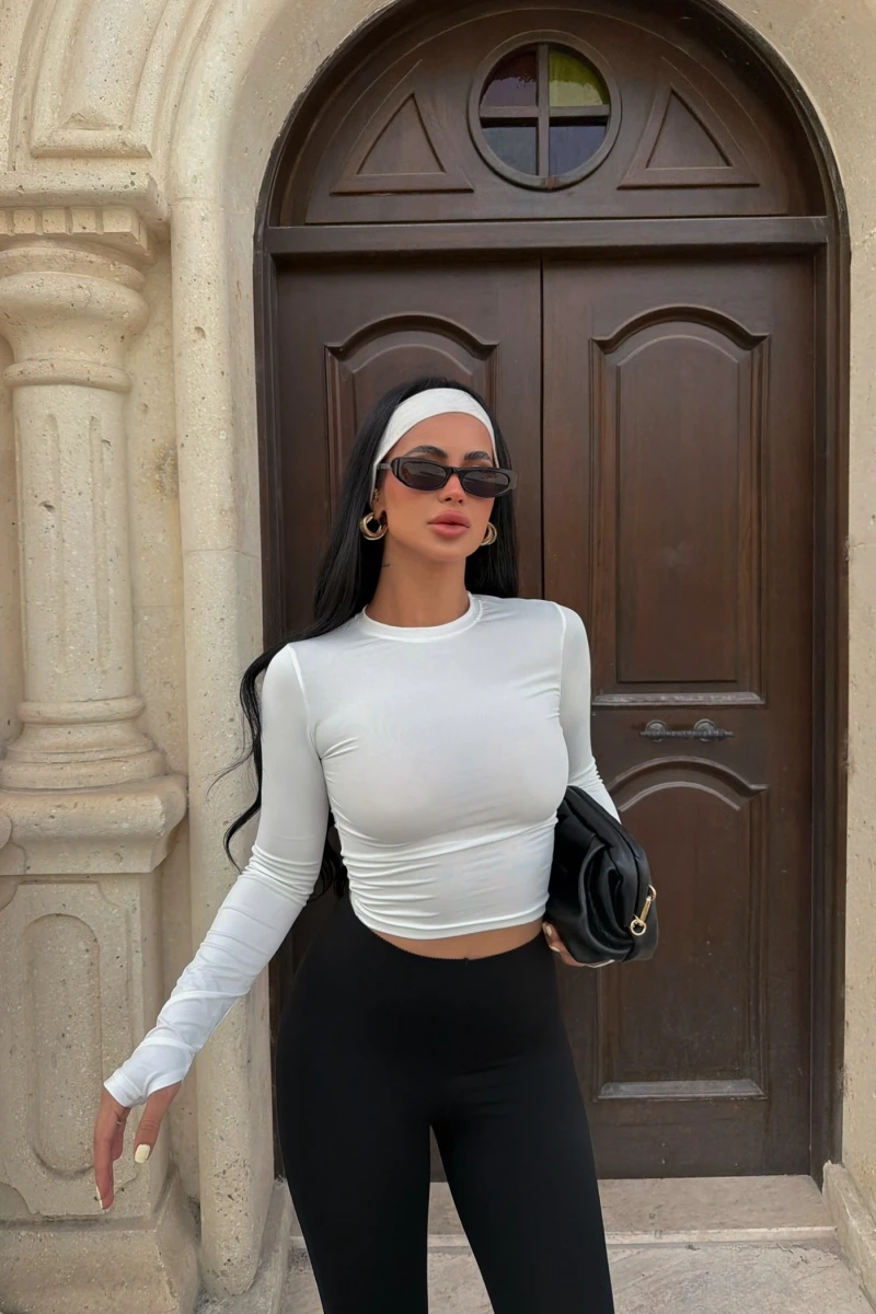 Beyaz Bisiklet Yaka Basic Crop