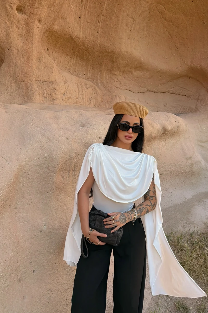 Beyaz Drapeli Pelerin Bodysuit