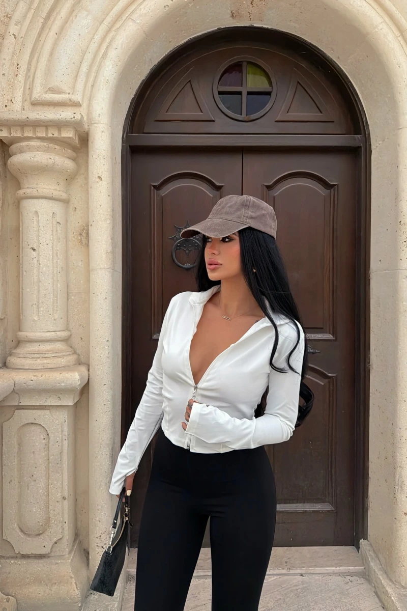Beyaz Fermuarlı Dik Yaka Crop