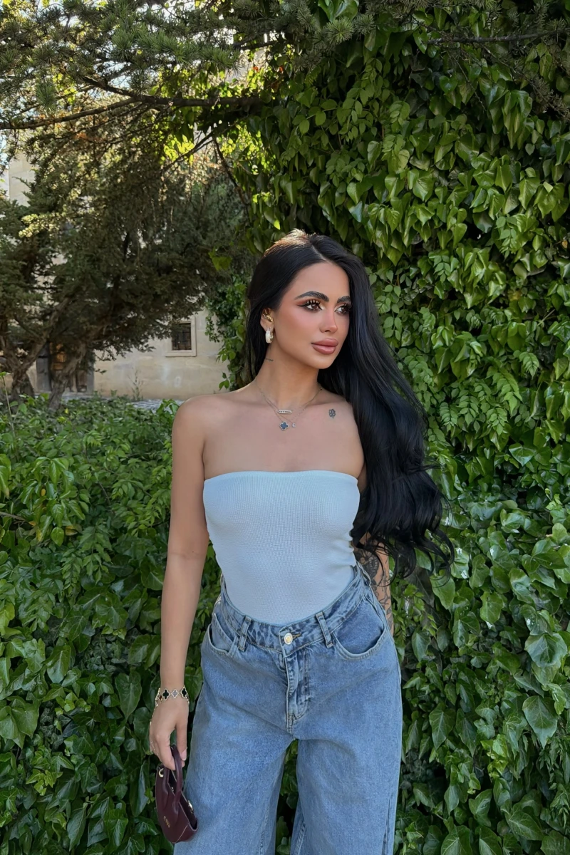 Beyaz Kabartma Straplez Crop