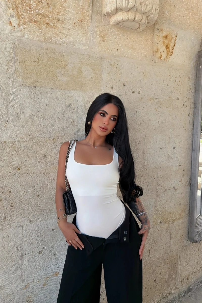 Beyaz Kare Yaka Basic Bodysuit