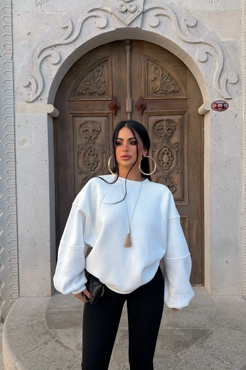 Beyaz Kol Parçalı Şardonlu Sweat