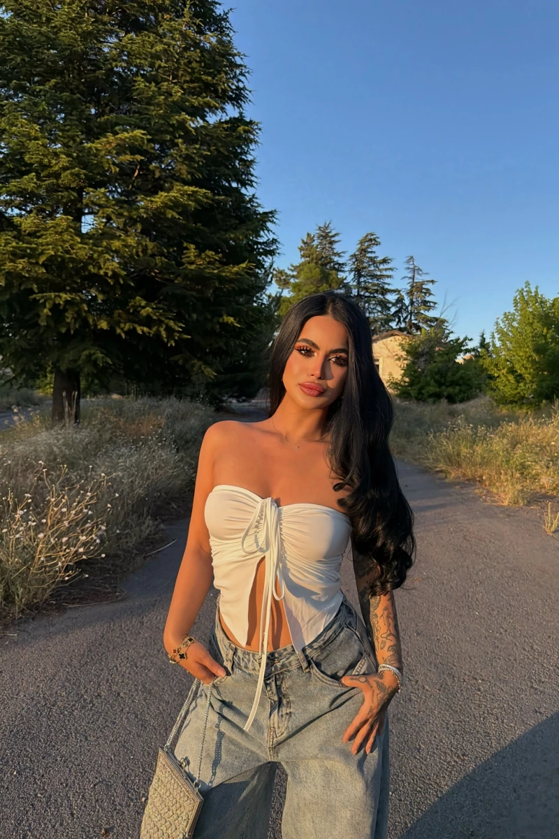 Beyaz Ön Büzgülü Kelebek Crop