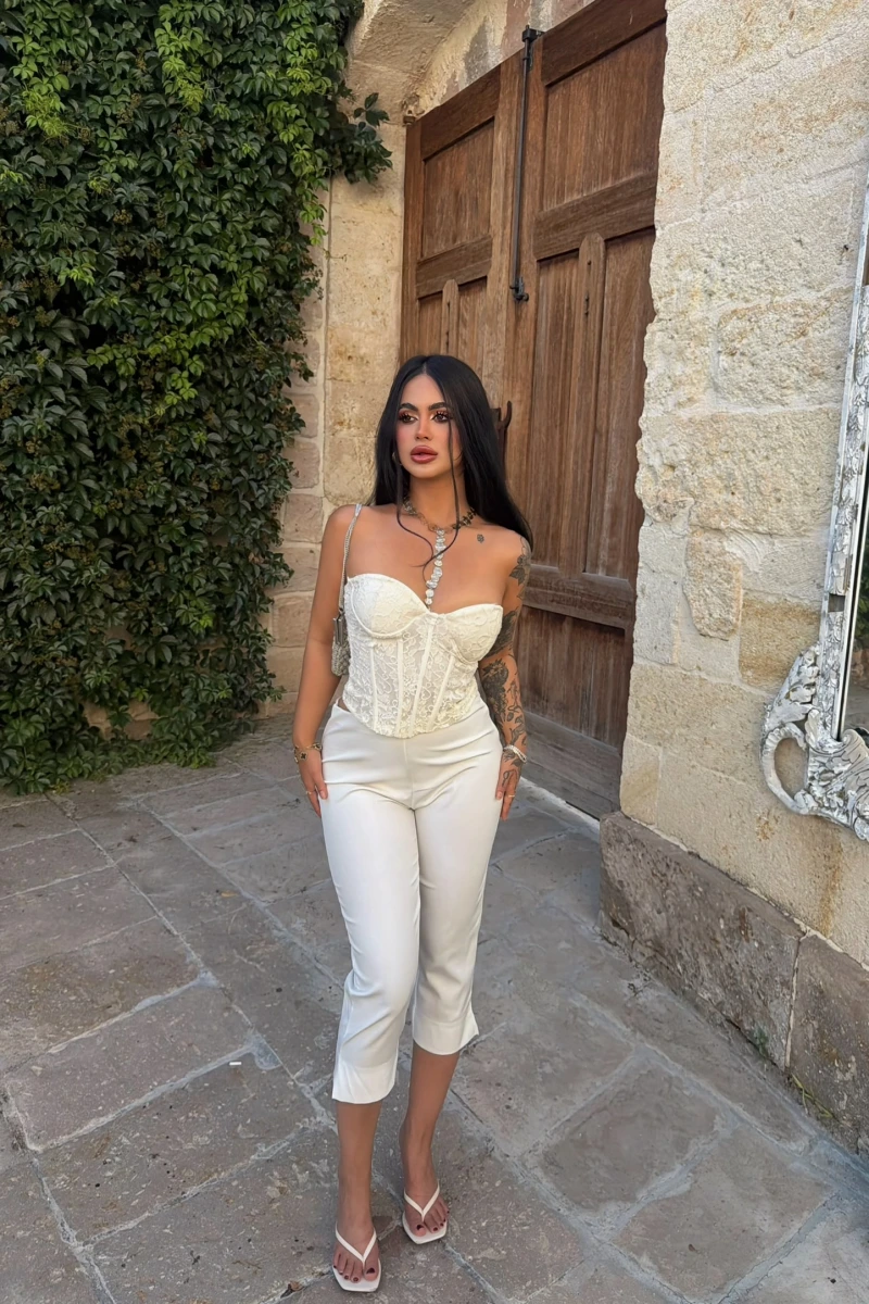 Beyaz Slim Fit Kapri Pantolon