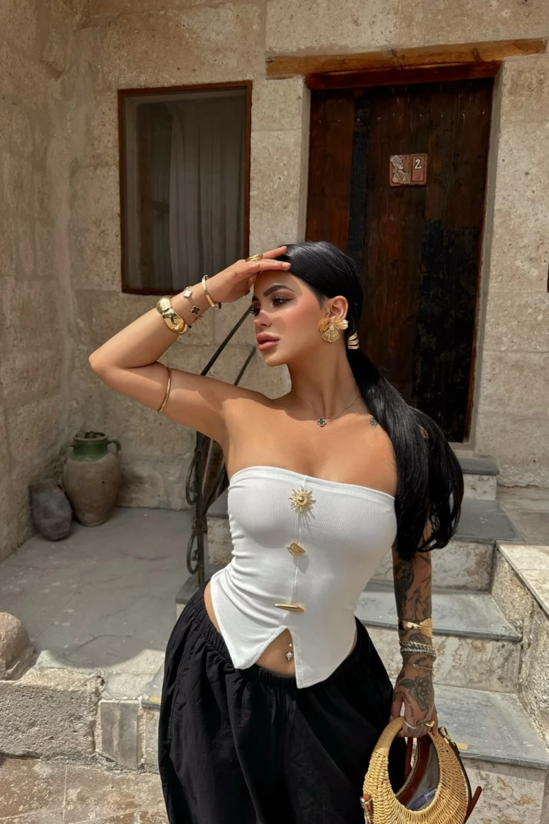 Beyaz Sun Aksesuarlı Straplez Crop
