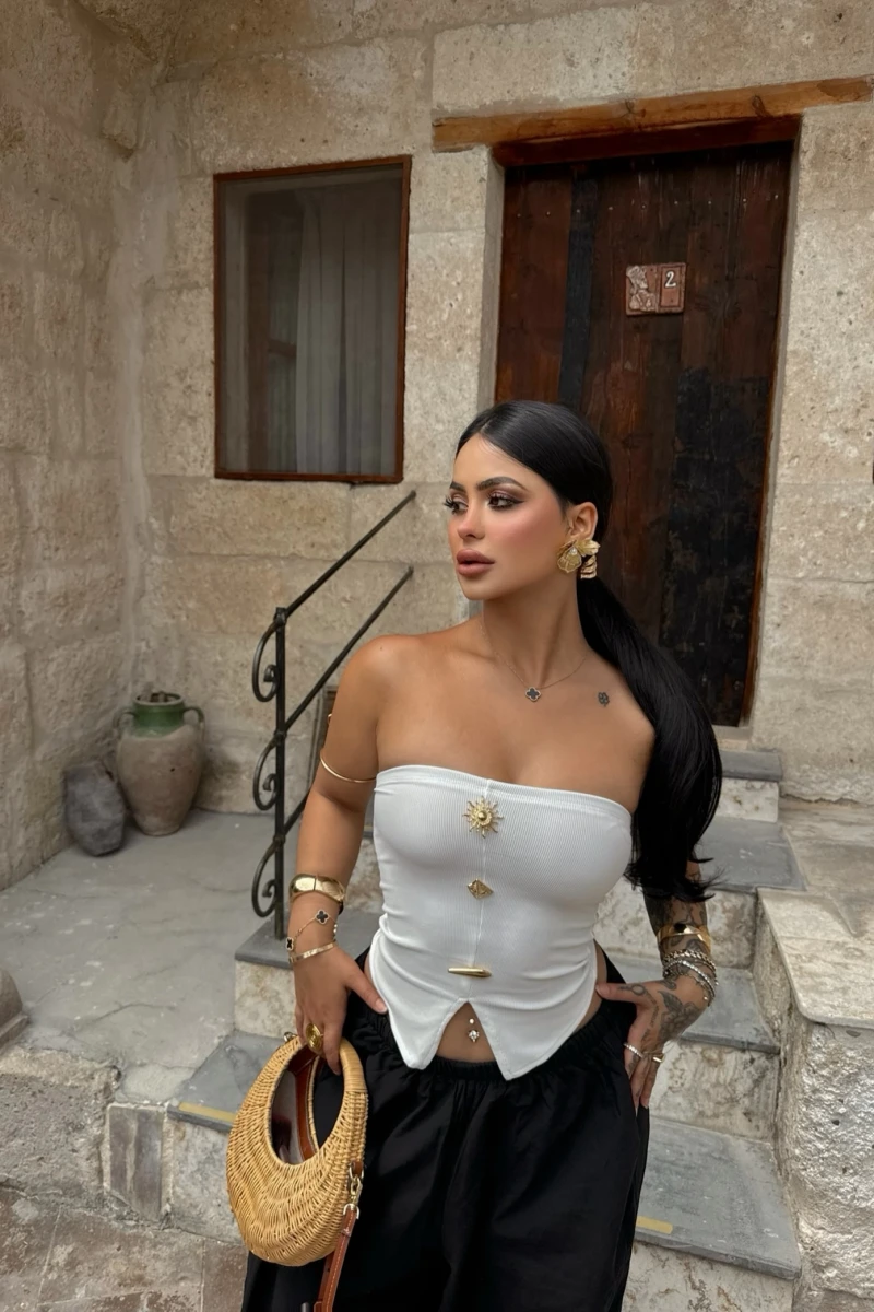 Beyaz Sun Aksesuarlı Straplez Crop