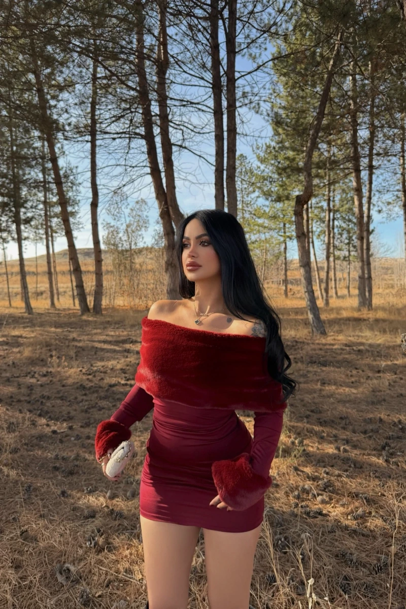 Bordo Yakası Kürklü Madonna Elbise