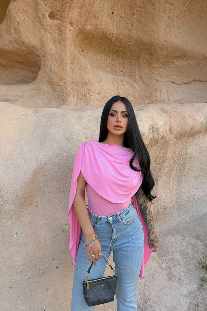 Pembe Drapeli Pelerin Bodysuit