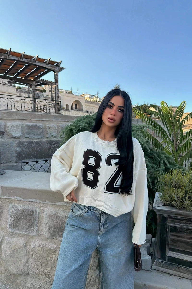 Ekru 82 Kolları Volanlı Triko