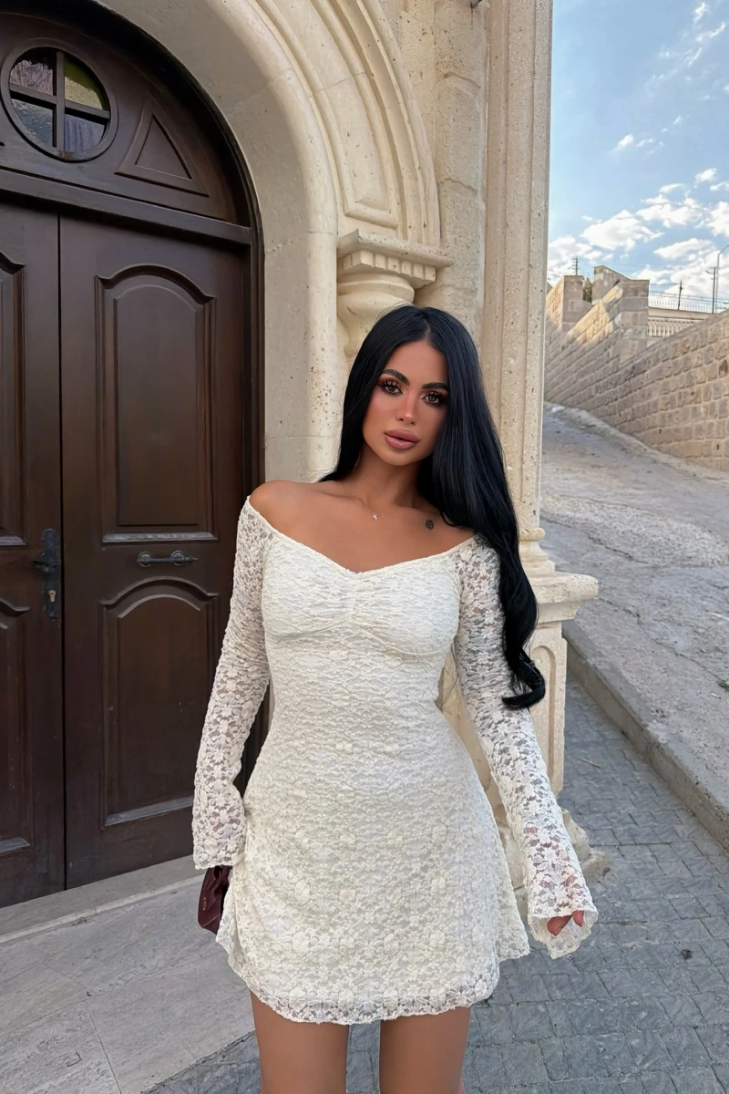 Ekru Kayık Yaka Güpürlü Elbise