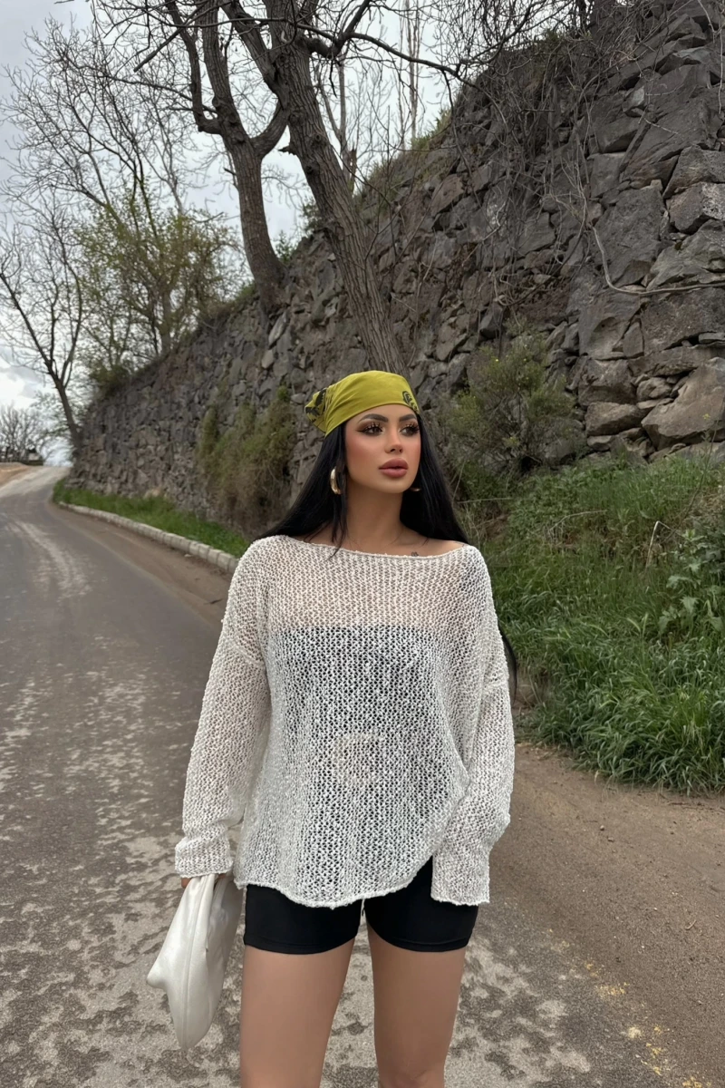 Ekru Kayık Yaka Oversize Triko
