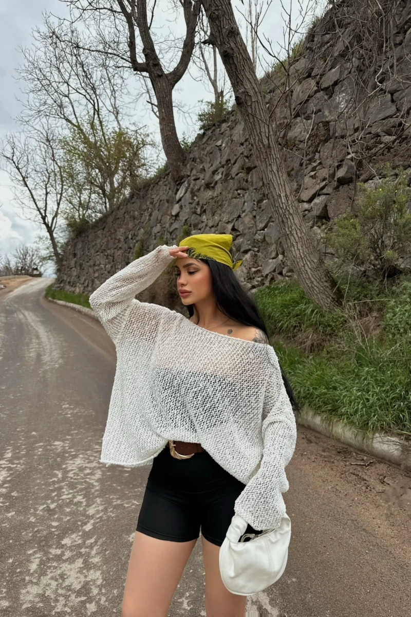Ekru Kayık Yaka Oversize Triko