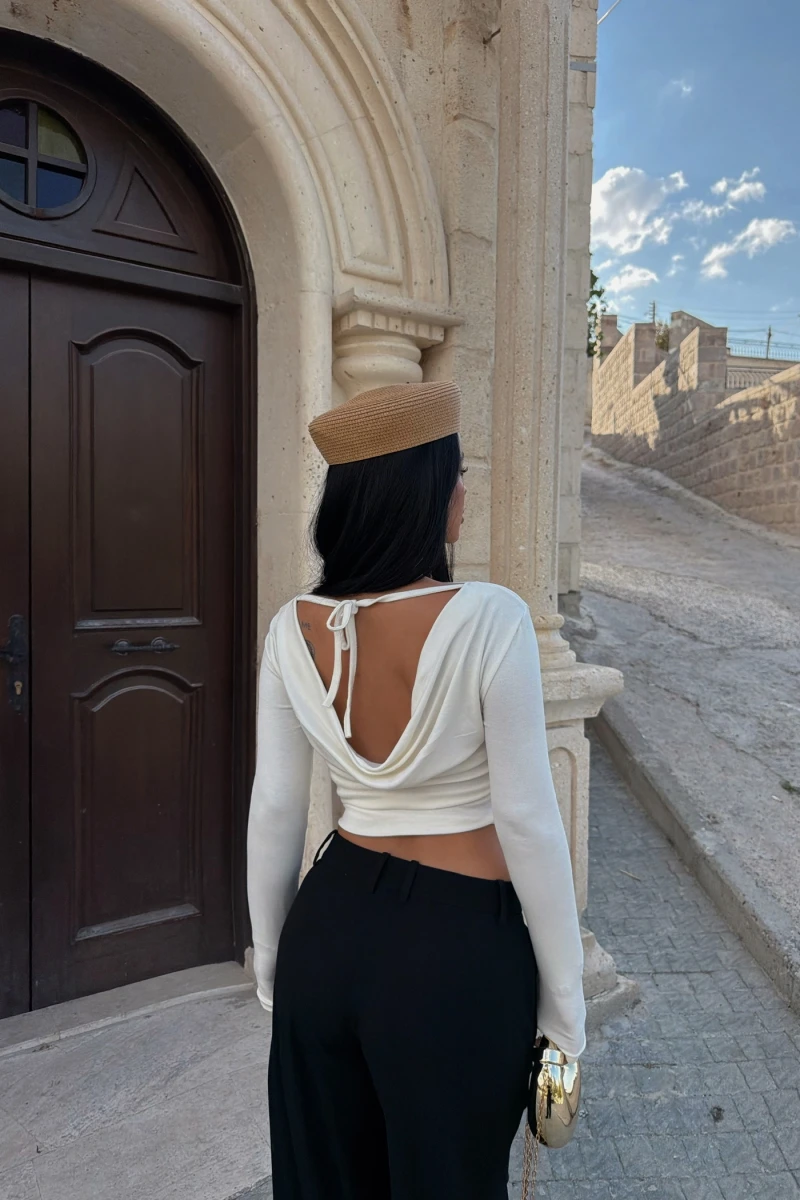 Ekru Sırt Degaje Basic Crop