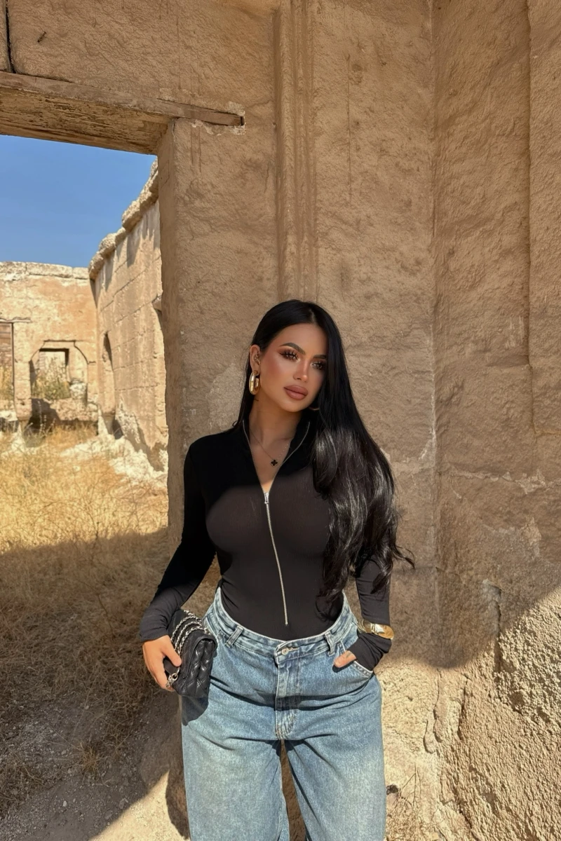 Fermuarlı Dik Yaka Bodysuit