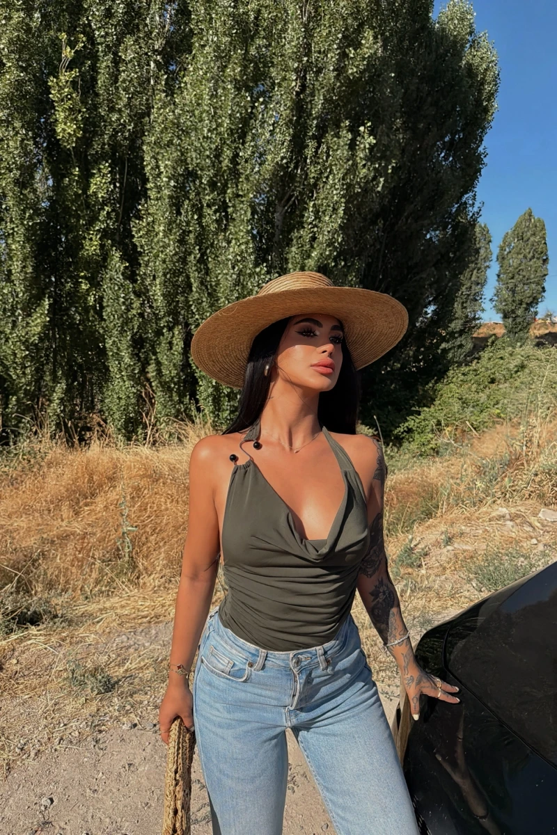 Haki Tek Omuz Aksesuarlı Degaje Crop