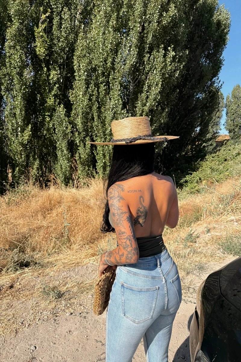 Haki Tek Omuz Aksesuarlı Degaje Crop