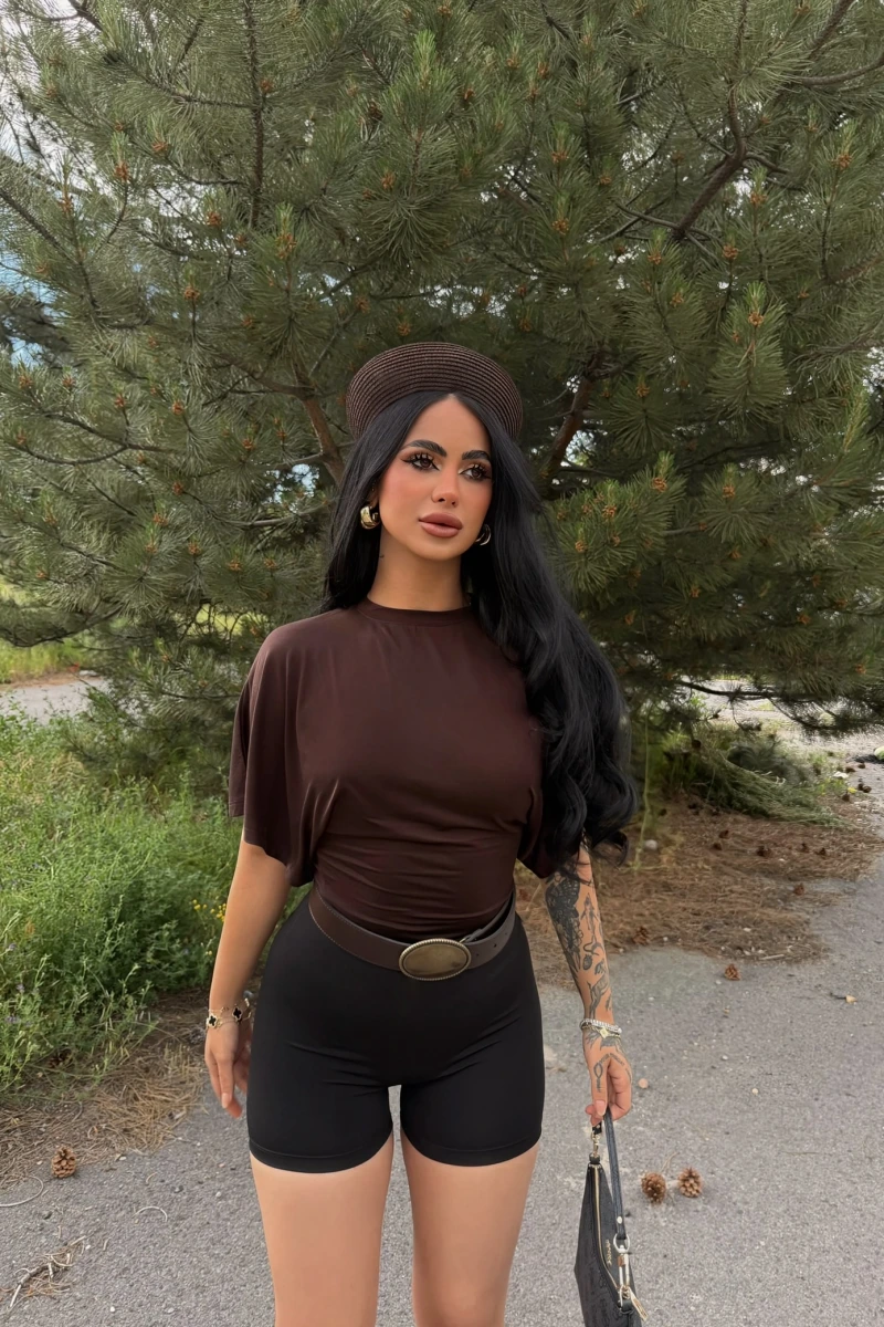 Kahve Belden Oturtmalı Yarasa Tişört