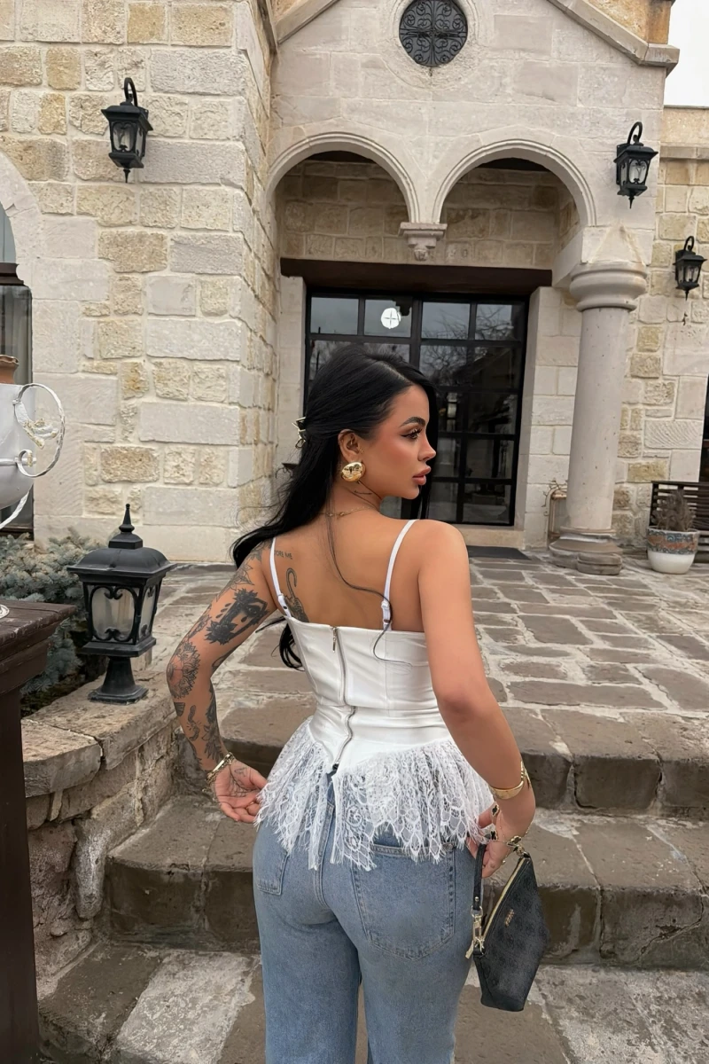 Beyaz Dantelli Rec Crop