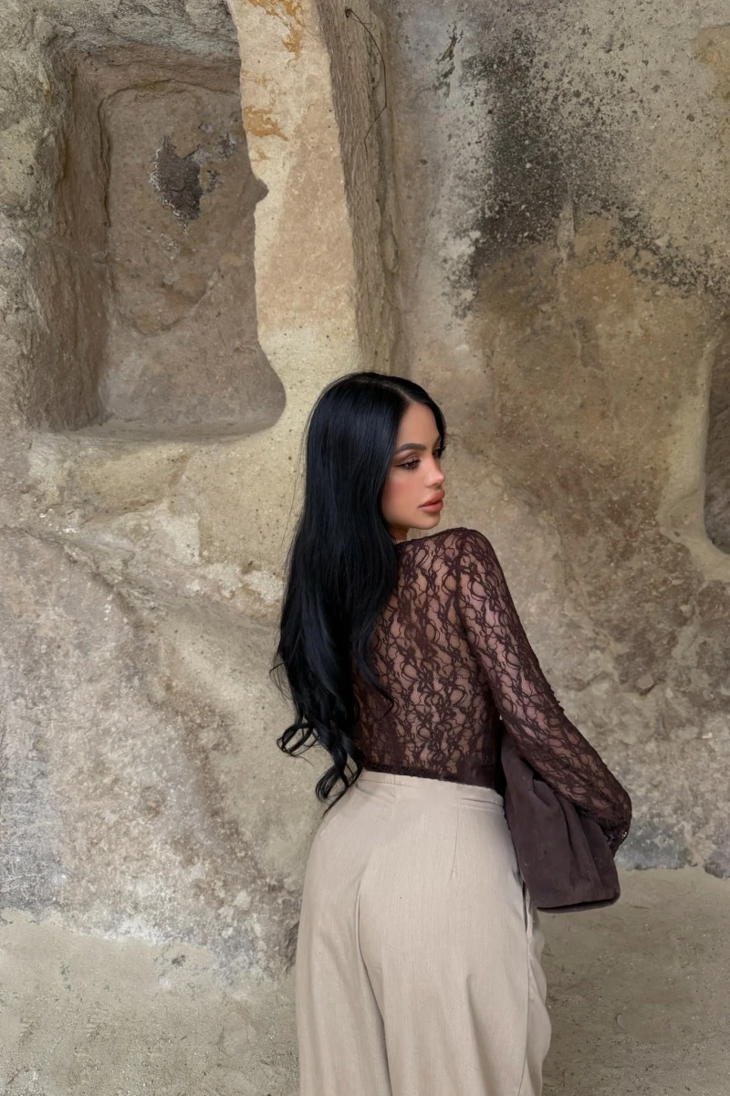 Kahve İçi Astarlı Güpürlü Bodysuit