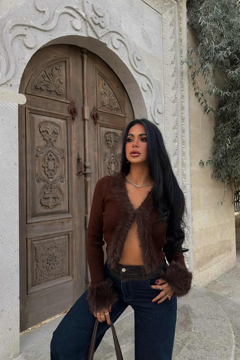 Kahve Kürk Detaylı Triko Hırka