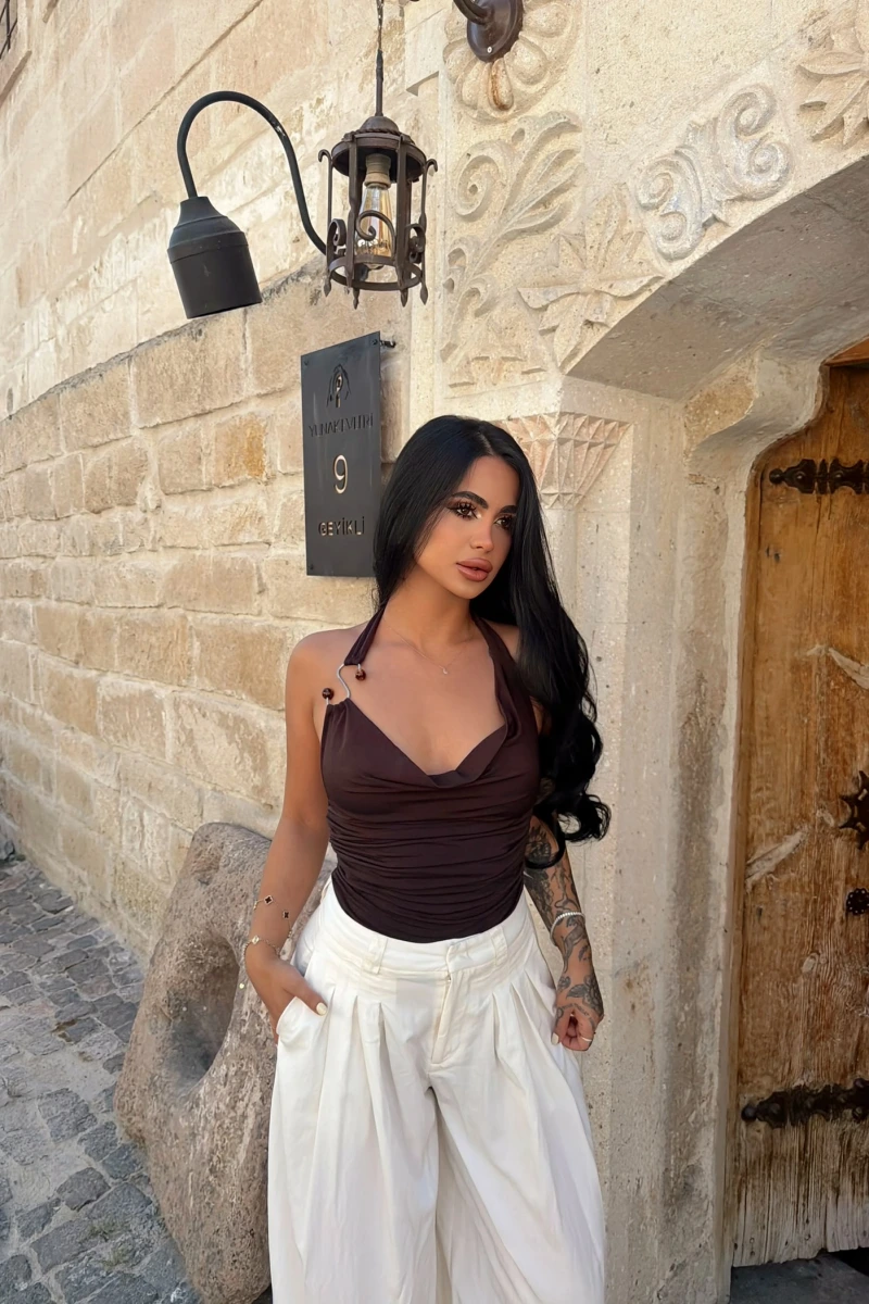 Kahve Tek Omuz Aksesuarlı Degaje Crop